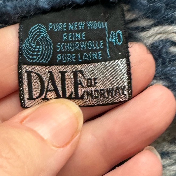 DALE of Norway wool cardigan - Picture 6 of 7